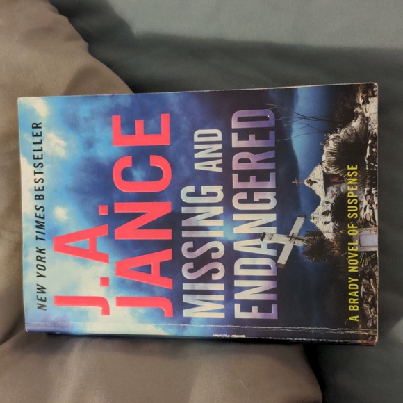 Missing and Endangered by J.A. Jance in Paperback - Picture 1 of 2